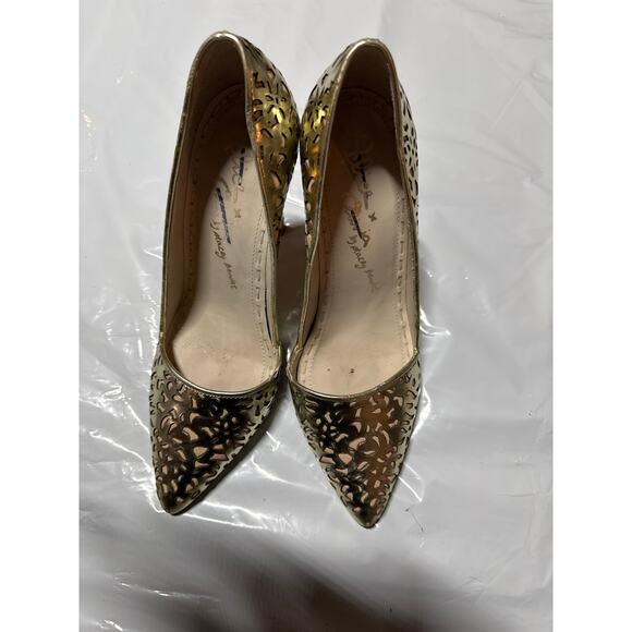 ALICE + OLIVIA by STACEY BENDET Gold Laser Cut Heel Pumps 36 (US 6) - Picture 2 of 14